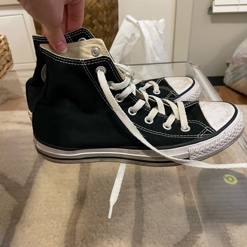 Converse hi tops barely worn